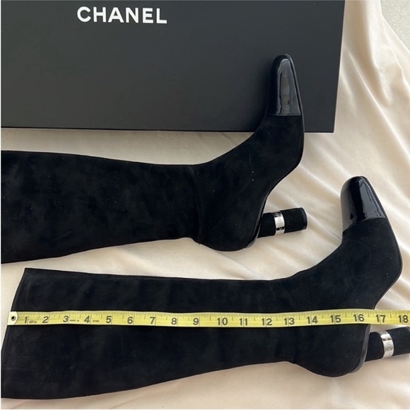CHANEL 00A patent suede square toe tall Boots
Size 35 5 - Picture 3 of 10